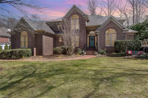 4101 Waldenbrook Rd, Greensboro, NC 27407
