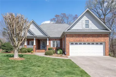 702 Maner Place Ct, Winston Salem, NC 27103