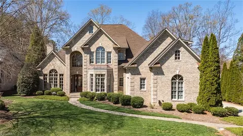 3293 Wynnewood Dr, Greensboro, NC 27408
