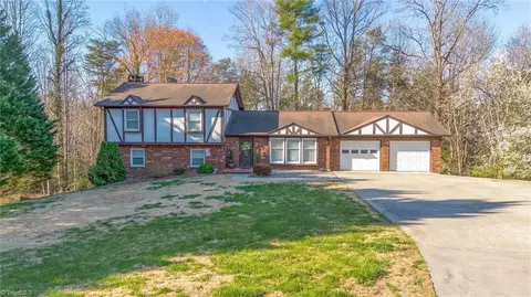 233 Azalea Ln, Wilkesboro, NC 28697