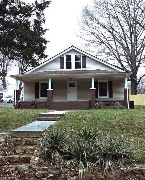 815 Circle Dr, Eden, NC 27288
