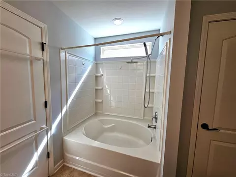Bath - 2467 Bearded Iris Ln, High Point, NC 27265 photo 6 of 7