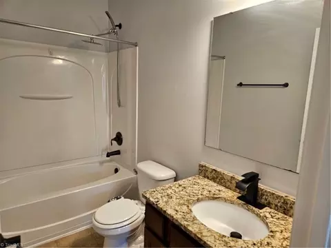 Bath - 2467 Bearded Iris Ln, High Point, NC 27265 photo 2 of 7