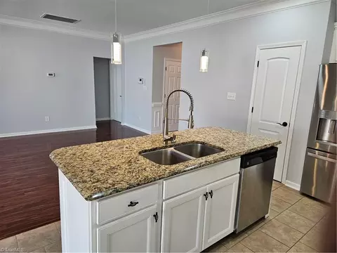 Kitchen - 2467 Bearded Iris Ln, High Point, NC 27265 photo 4 of 5
