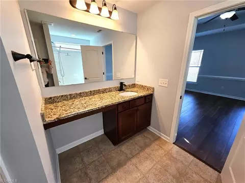 Bath - 2467 Bearded Iris Ln, High Point, NC 27265 photo 3 of 7