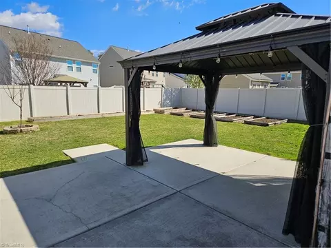 Exterior - 2467 Bearded Iris Ln, High Point, NC 27265 photo 6 of 8