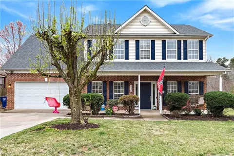 220 Creekview Dr, Kernersville, NC 27284