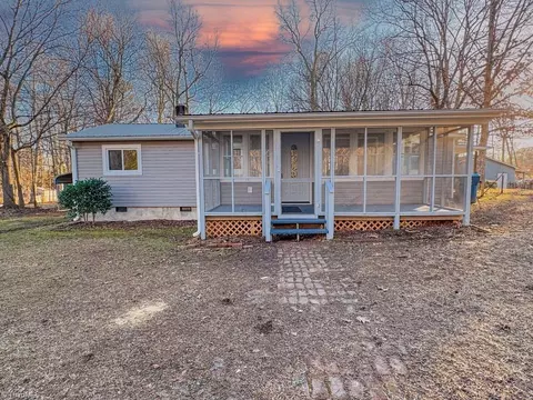6803 Ken Coy Rd, Jamestown, NC 27282