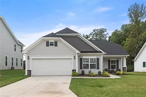 6121 Joshua Creek Ln, Clemmons, NC 27012