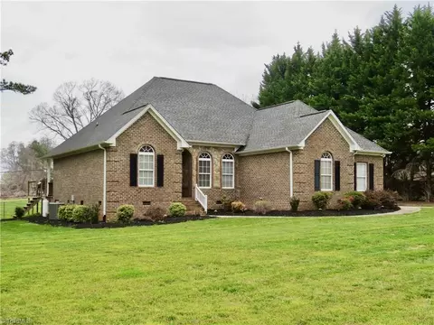 920 Sandy Cross Rd, Reidsville, NC 27320