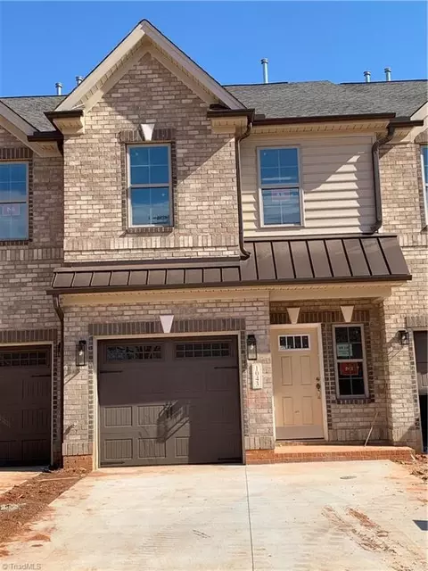 1043 Beechcraft Dr, Mebane, NC 27302