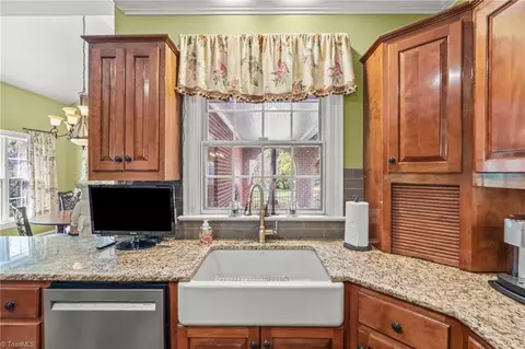 1320 Georgetown Ct, High Point, NC 27262 photo 13