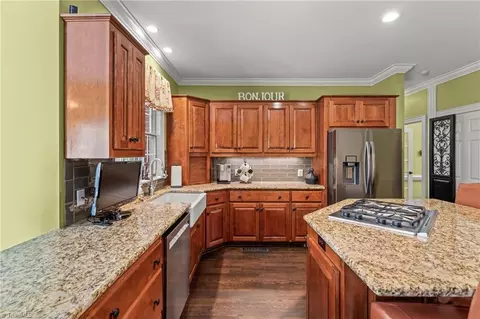 1320 Georgetown Ct, High Point, NC 27262 photo 12