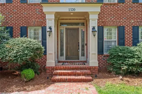 1320 Georgetown Ct, High Point, NC 27262 photo 3