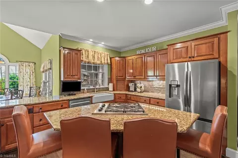 1320 Georgetown Ct, High Point, NC 27262 photo 10