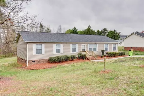5476 Quarter Horse Trl, Gibsonville, NC 27249
