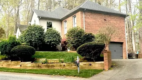 1224 Idlewilde Heath Dr, Winston Salem, NC 27106