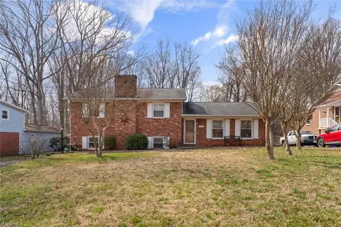 2616 Weymoth Rd, Winston Salem, NC 27103