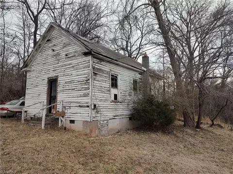 936 Burton St, Eden, NC 27288
