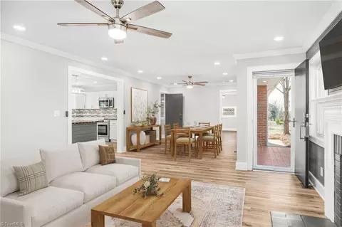Living - 909 King St E, King, NC 27021 photo 5 of 7