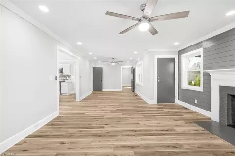 Living - 909 King St E, King, NC 27021 photo 3 of 7