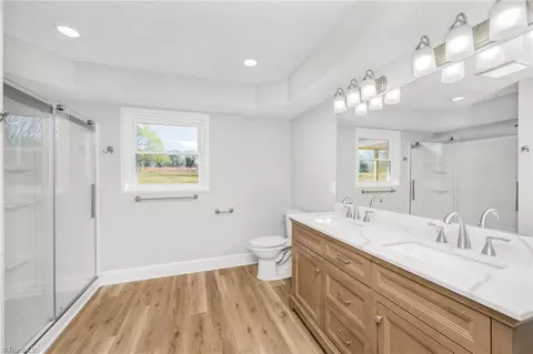 Bath - 909 King St E, King, NC 27021 photo 1 of 4