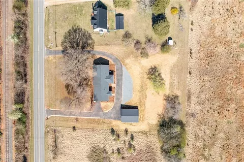 View/Area - 909 King St E, King, NC 27021 photo 1 of 2