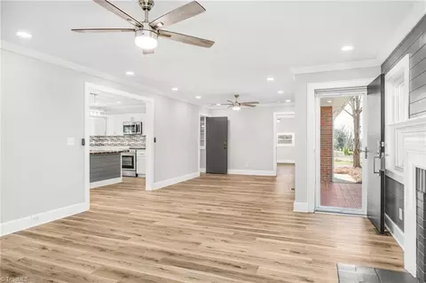 Living - 909 King St E, King, NC 27021 photo 4 of 7