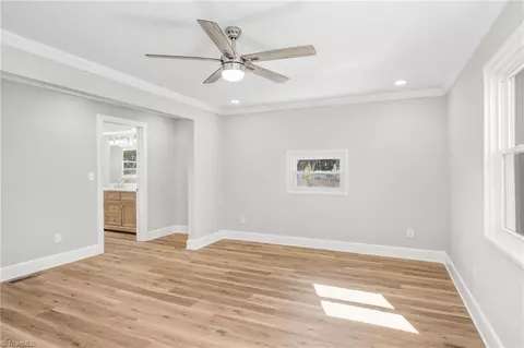 Living - 909 King St E, King, NC 27021 photo 6 of 7