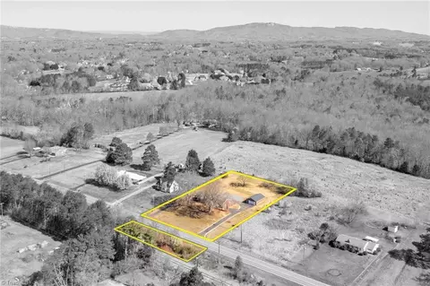 View/Area - 909 King St E, King, NC 27021 photo 2 of 2