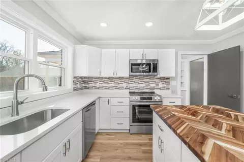 Kitchen - 909 King St E, King, NC 27021 photo 2 of 4