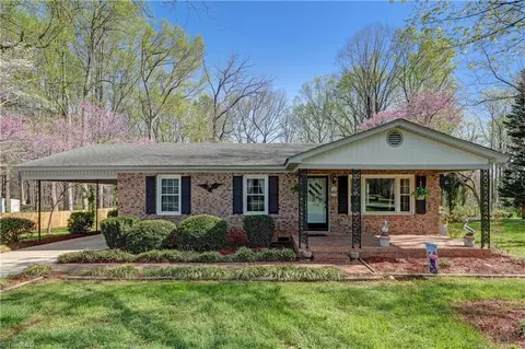 2909 Nichols Ave, Greensboro, NC 27405