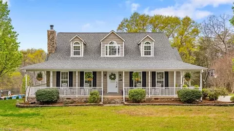128 Fallen Oak Rd, Greensboro, NC 27455