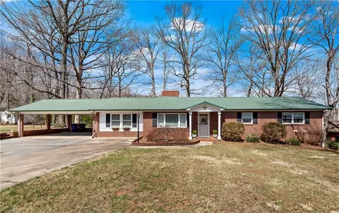 4375 Wesmar Dr, Pfafftown, NC 27040