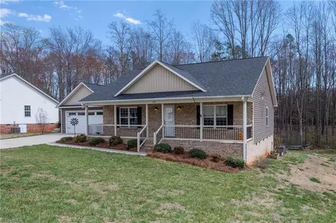117 Calloway Ct, King, NC 27021 photo 3