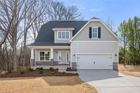 124 Wade Eaton Dr, Mocksville, NC 27028