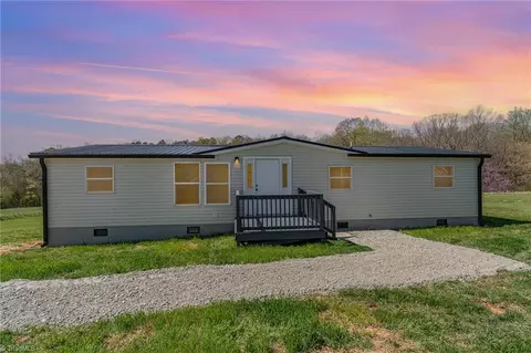 5006 Old Coleridge Rd, Ramseur, NC 27316