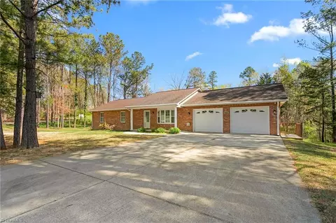 3317 Kennedy Rd, Thomasville, NC 27360