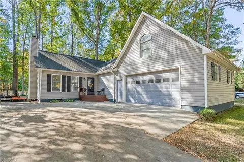 289 Kelly Ln, Lexington, NC 27295
