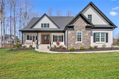 8108 Lulworth Dr, Stokesdale, NC 27357