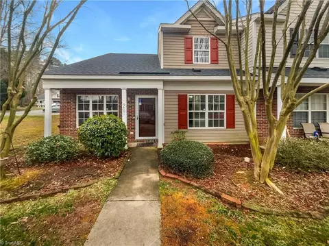 5401 Strasburg Dr, Greensboro, NC 27407