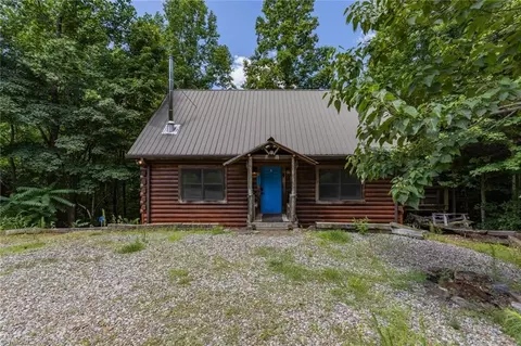 395 Green Point Ln, Boomer, NC 28606