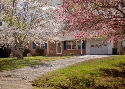 181 Antioch Ave, Mount Airy, NC 27030