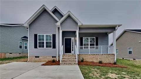 402 Lowdermilk St, Greensboro, NC 27401
