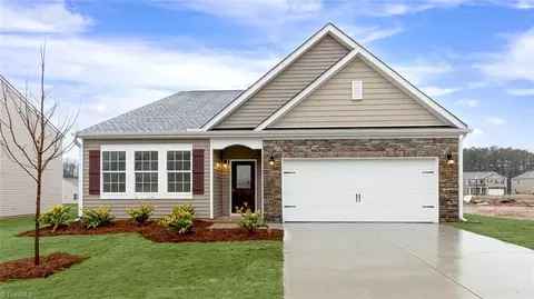 2932 Burgess Dr, Mebane, NC 27302