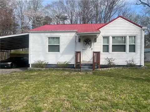 2371 Wards Gap Rd, Mount Airy, NC 27030
