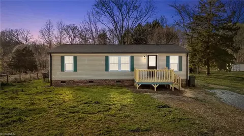 1207 Thayer Rd, Trinity, NC 27370