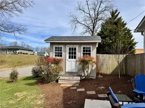Exterior - 122 Arnold Ave, Elkin, NC 28621 photo 7 of 10