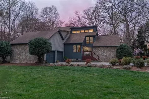 5110 Foxview Dr, Pleasant Garden, NC 27313