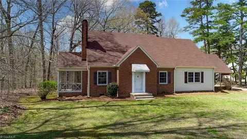 9409 Archdale Rd, Trinity, NC 27370 photo 2